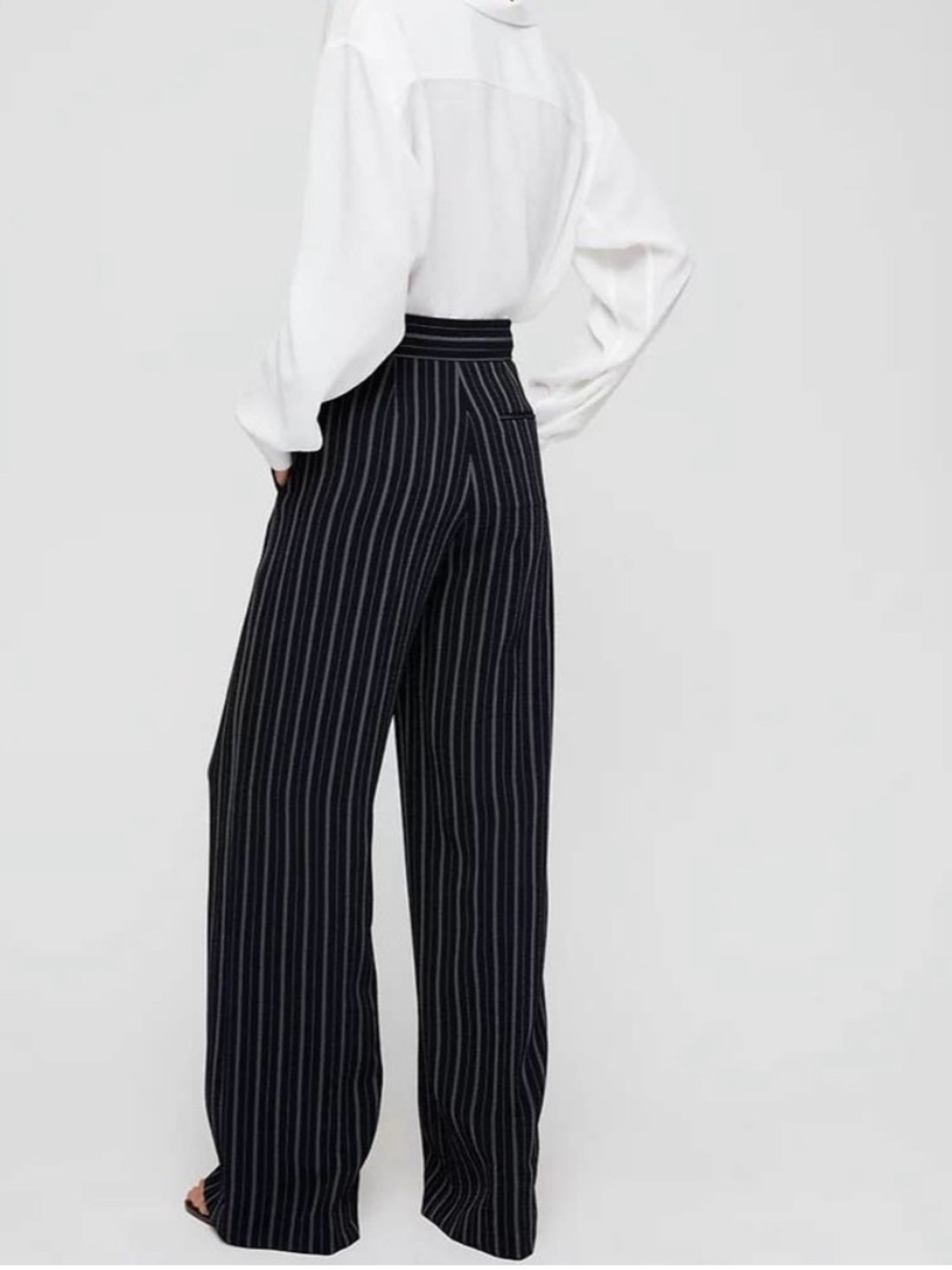 NEW Aritzia Wilfred Clarisse Wide-Leg Pinstripe Pants in Black - Picture 2 of 7